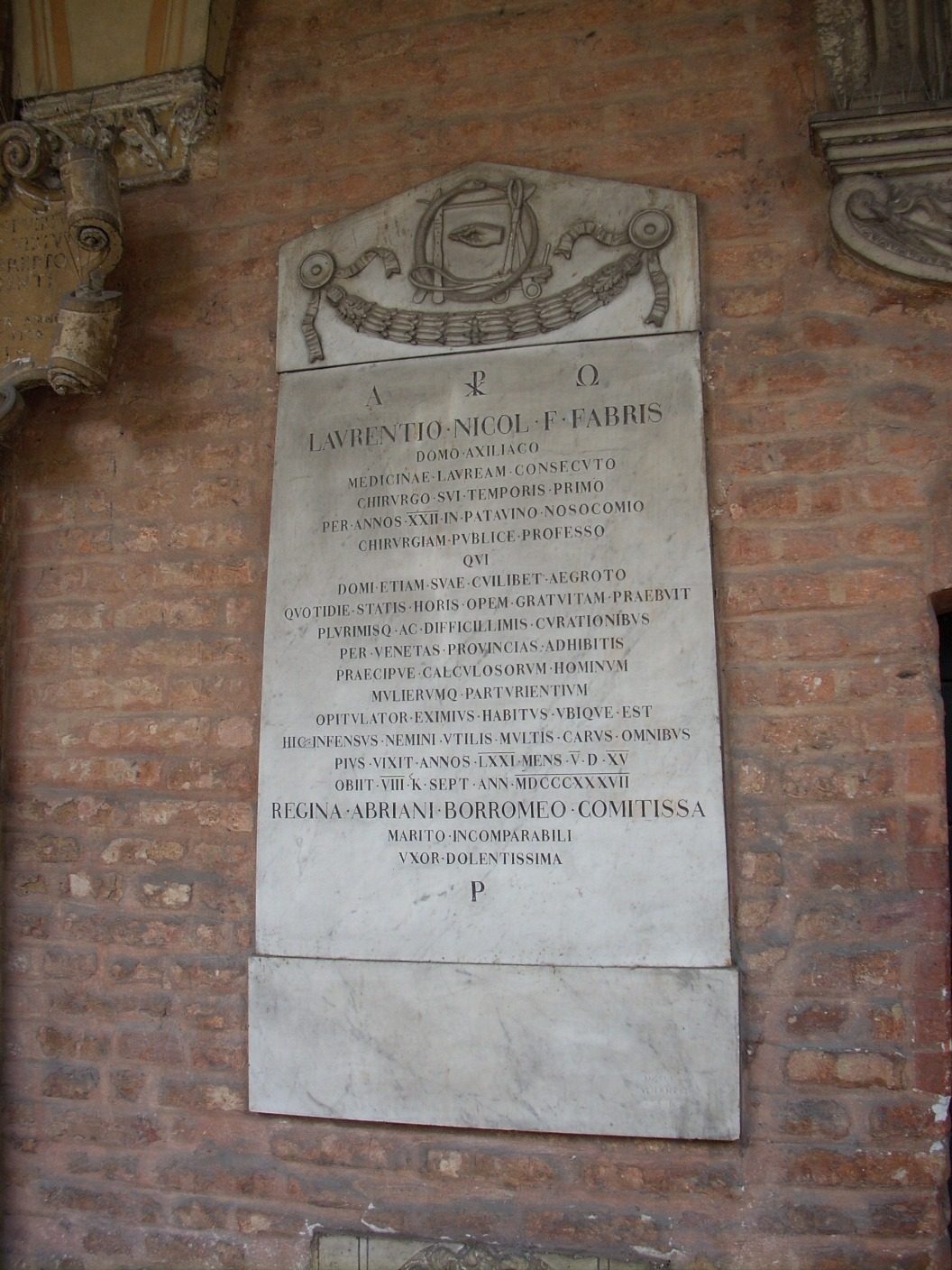 Lorenzo Fabris funeral tablet, Basilica of Sant'Antonio courtyard, Padua - 01.JPG